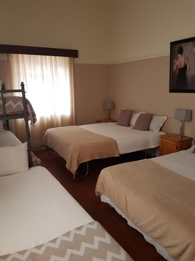 Oasis Shanti Backpackers Oudtshoorn Zewnętrze zdjęcie