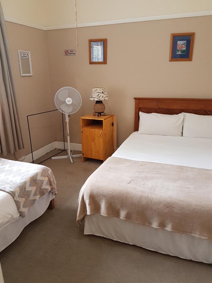 Oasis Shanti Backpackers Oudtshoorn Zewnętrze zdjęcie