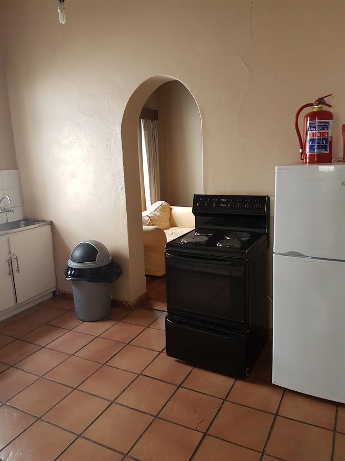 Oasis Shanti Backpackers Oudtshoorn Zewnętrze zdjęcie