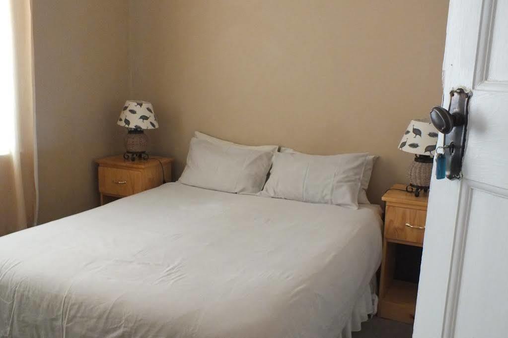 Oasis Shanti Backpackers Oudtshoorn Zewnętrze zdjęcie
