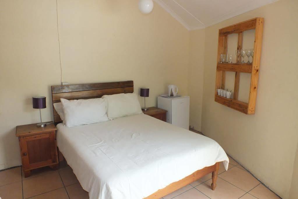 Oasis Shanti Backpackers Oudtshoorn Zewnętrze zdjęcie