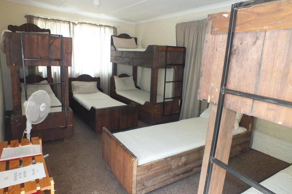 Oasis Shanti Backpackers Oudtshoorn Zewnętrze zdjęcie