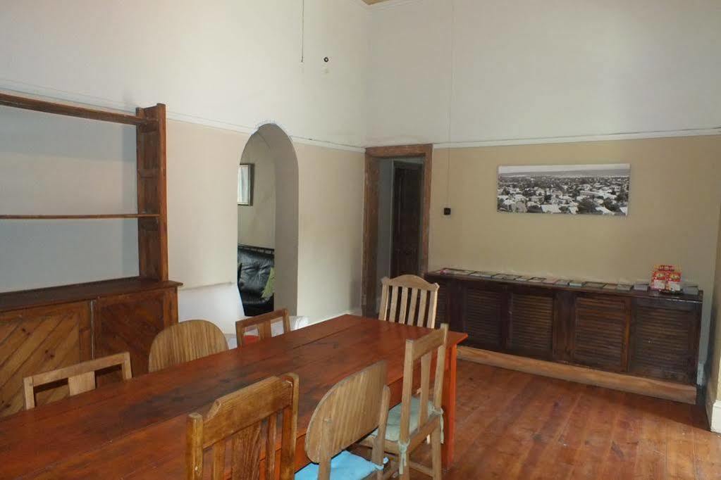 Oasis Shanti Backpackers Oudtshoorn Zewnętrze zdjęcie